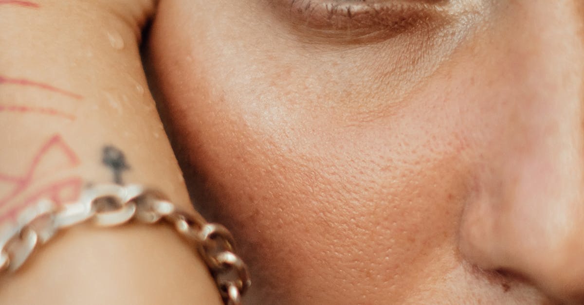 Application Techniques for Organic Eyebrow Pigments