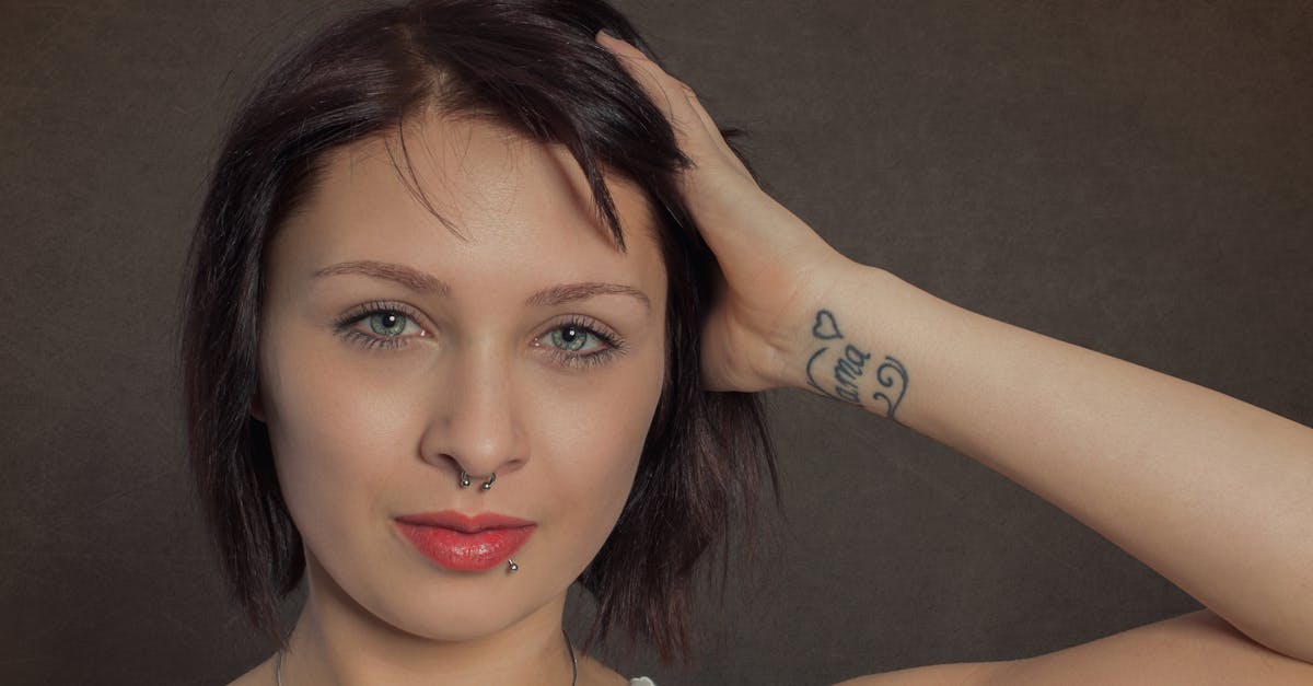 Foods and Habits That Support Eyebrow Pigment Retention