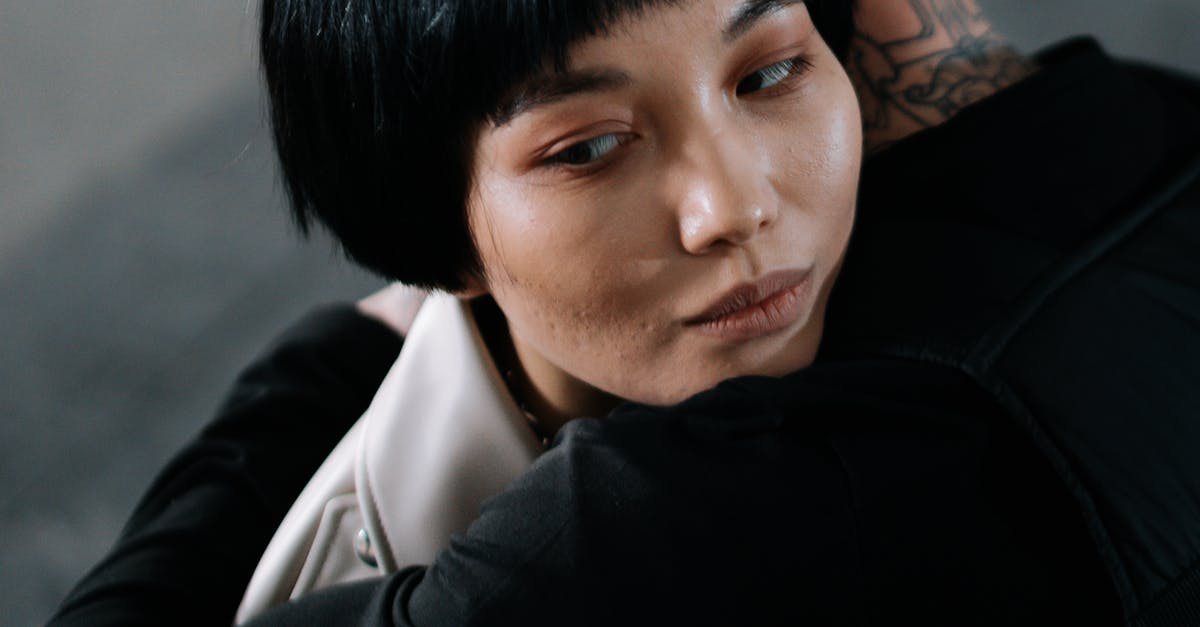 How Ombre Powder Brows Differ from Traditional Brow Techniques