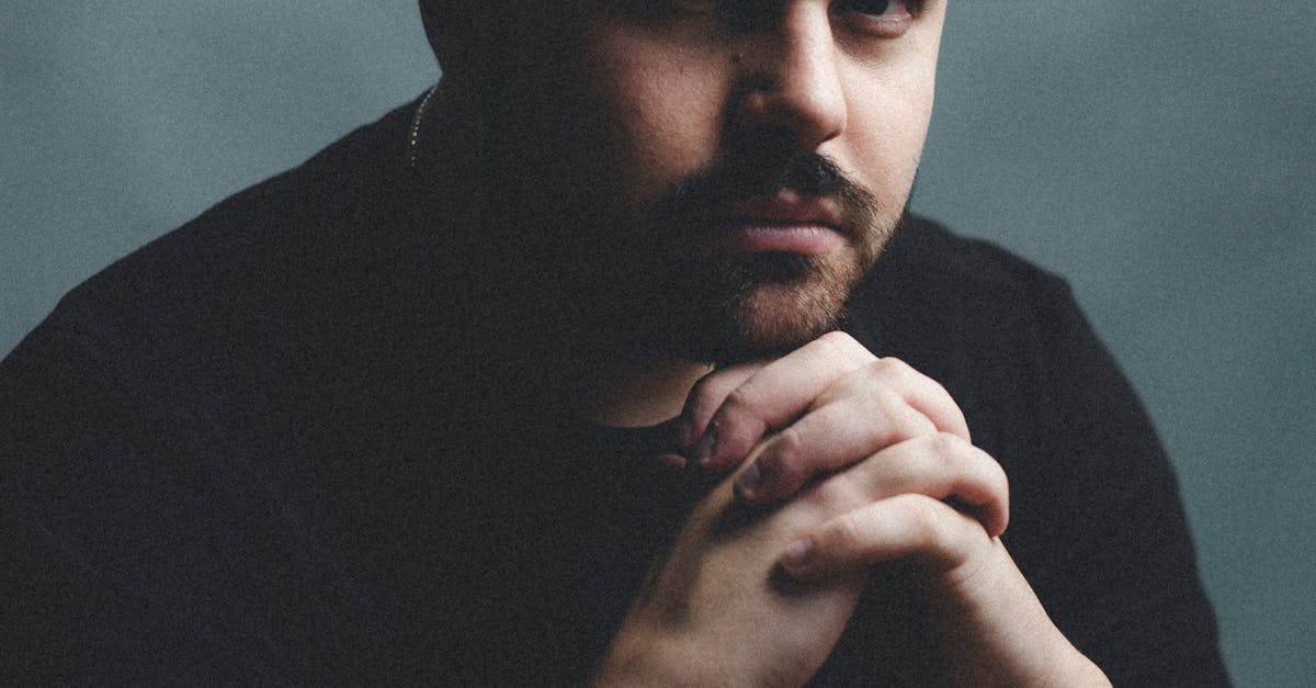 Mastering the Art of Stencil Application for Eyebrow Pigments